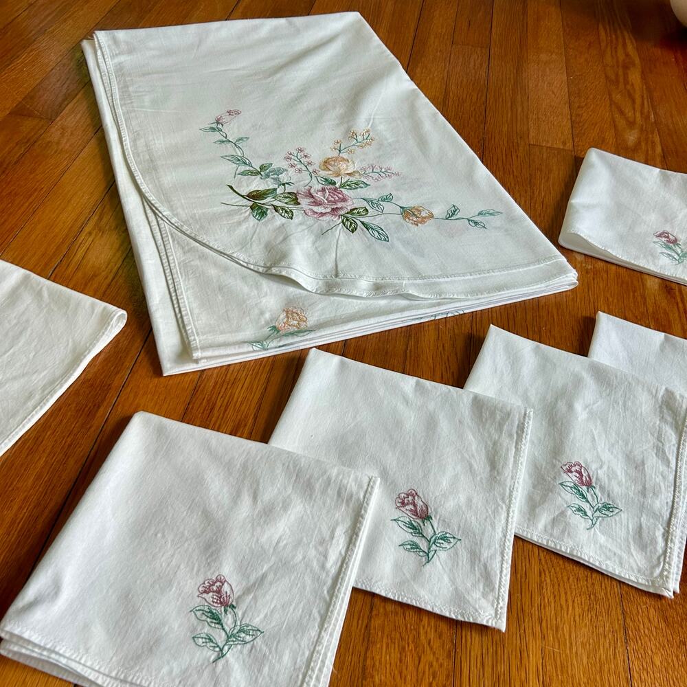 Vintage White Cotton Embroidered Floral Tablecloth with 6 Matching Napkins Set